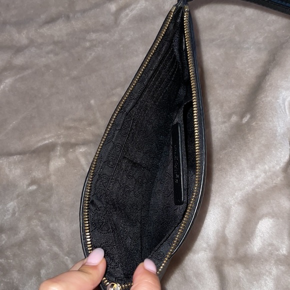 Michael Kors - Black leather clutch - Picture 4 of 4